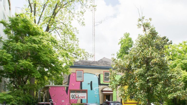 Dividend Stocks & Passive Income: Building Wealth in 2026