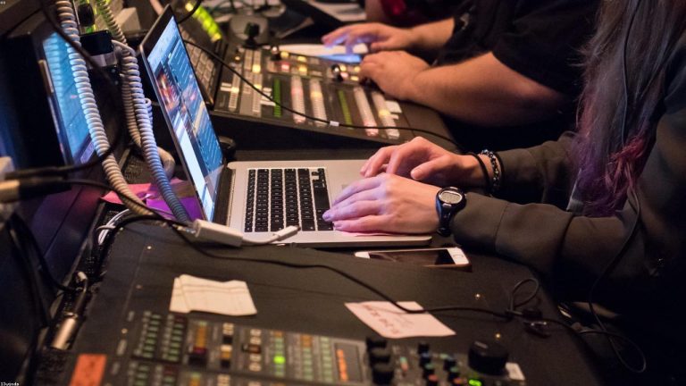 Freelancing & Consulting: The Six-Figure Guide for 2026