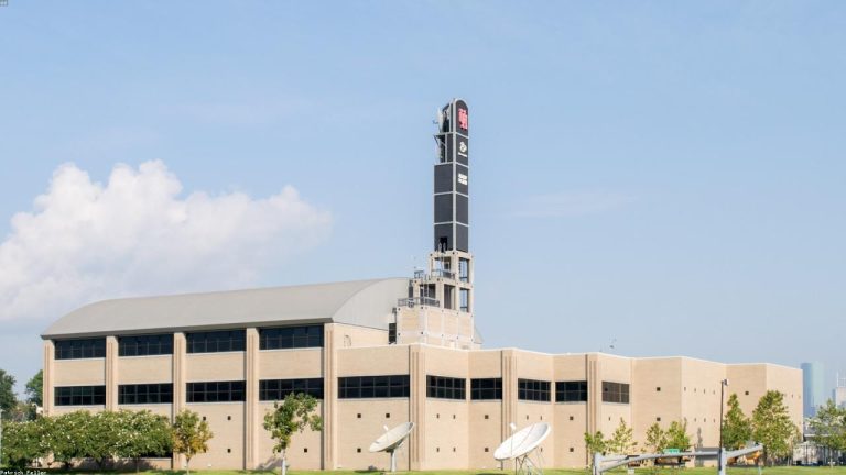 Lab-Grown Meat Goes Mainstream: $25/lb Cultivated Protein Hits Restaurants